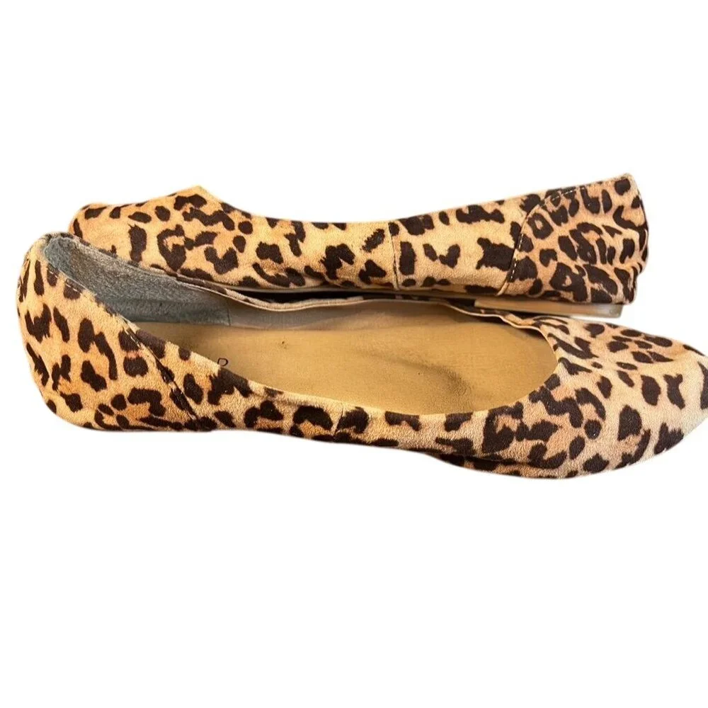 Torrid Animal Print Slip‎ On Flat Shoe Tan 10W Neutral Preppy Work Wear Artsy
